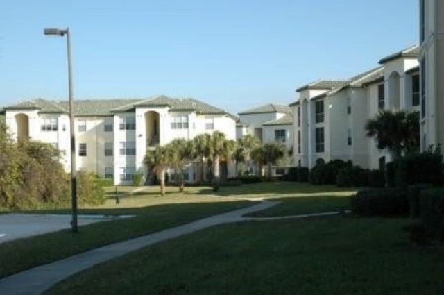 Condos for rent in the Disney World area - Legacy Dunes Grounds